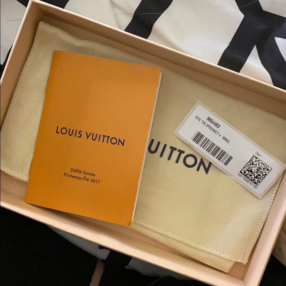 LOUIS VUITTON I phone 7 plus trunk case AUTHENTIC - Picture 2 of 8
